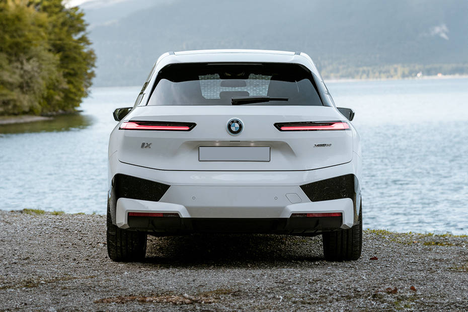 BMW iX 